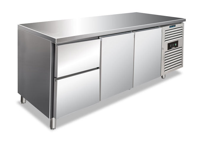 CXF 3110 TN ventilierter Dreitür-Kühltisch 1795×700×860 mm