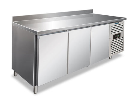 CXF 3200 BT WITH SPLASHBACK dreitüriger Tiefkühltisch mit Alzatina