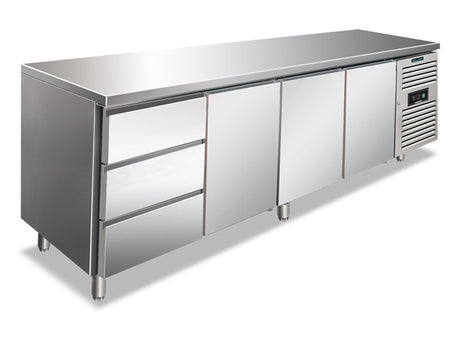 Ventilierter vier­türiger Kühl­tisch CXF 4130 TN 2230×700×860 mm