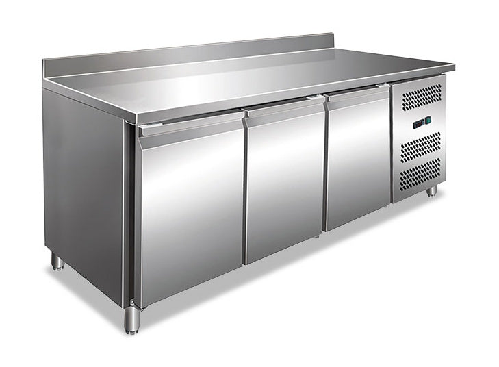 Drei­türiger ventilierter Kühl­tisch mit Alzatine GN 3200 TN WITH SPLASHBACK