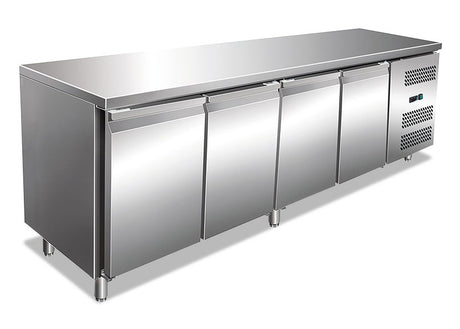 Belüfteter vier­türiger Kühl­tisch GN 4100 TN 2230×700×850 mm