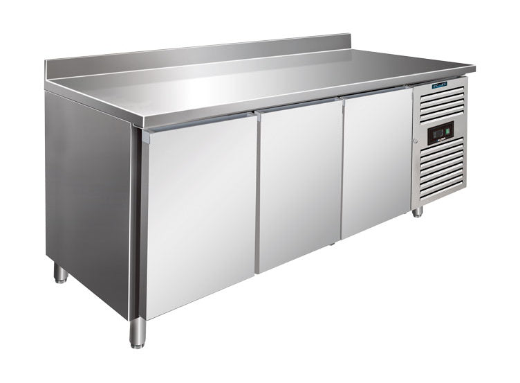 SNACK 3200 TNF WITH SPLASHBACK dreitüriger belüfteter Kühl- oder Tiefkühltisch