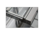 Shelves: tempered glass, stainless steel front