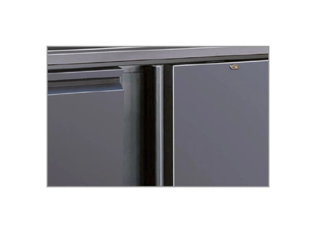 Built-in handle