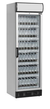 Getränkekühlschrank – 1 Glastür – 347 L – 595×640×1980 mm – Weiß – +2 bis +12 °C - Anwendungsbeispiel