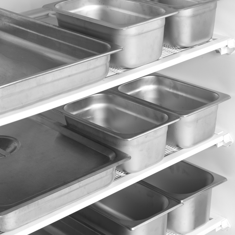 Gewerbegefrierschrank – 1 Tür – 555 L – 777×695×1895 mm – SS 430 – 6 Feste GN2/1 Gefrierablagen - Detail