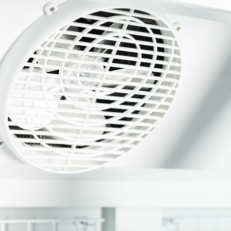 Verkaufsgefrierschrank – 3 Glastüren – 1090 L – 1880×760×2003 mm – Schwarz RAL9005 – Innenraum weiss – -18 bis -22 °C – 15 verstellbar – 1280 W - Weitere Ansicht