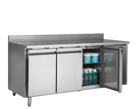 Kühltisch – 3 Türen – 291 L – 1795×700×960 mm – SS 304 - Anwendungsbeispiel