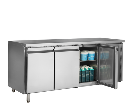 Kühltisch – 3 Türen – 291 L – 1795×700×860 mm – SS 304 - Anwendungsbeispiel