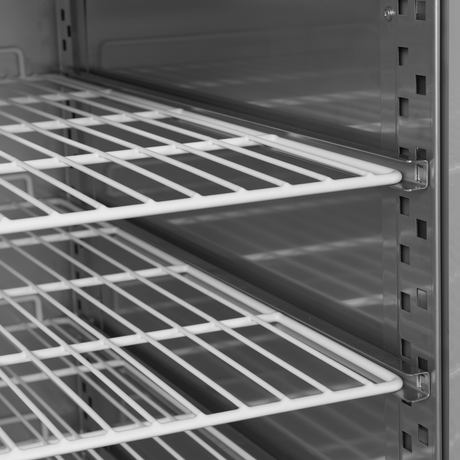Gewerbegefrierschrank – 1 Tür – 737 L – 740×990×2090 mm – SS 304 – 9 Tragroste - Detail